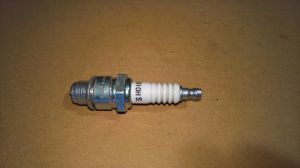 NEW OPEN BOX NGK B10HS Spark Plug 2399